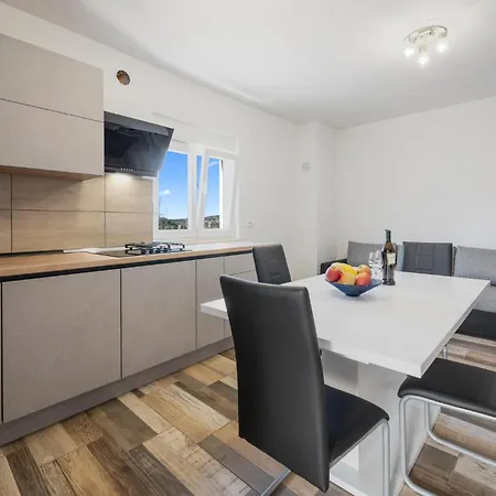 4 Bedroom Stunning In Hébergement de vacances