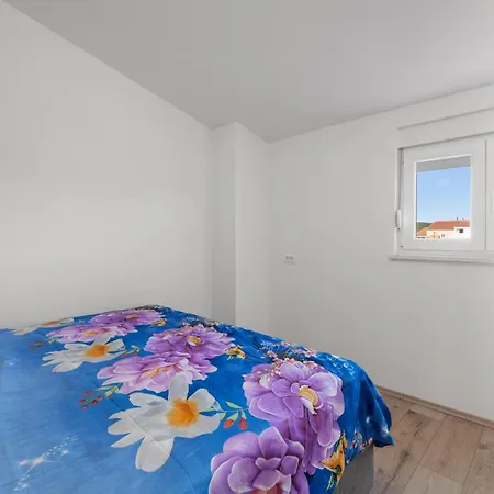 4 Bedroom Stunning In