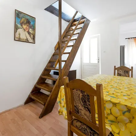 Дом отдыха 4 Bedroom Stunning In Скрадин