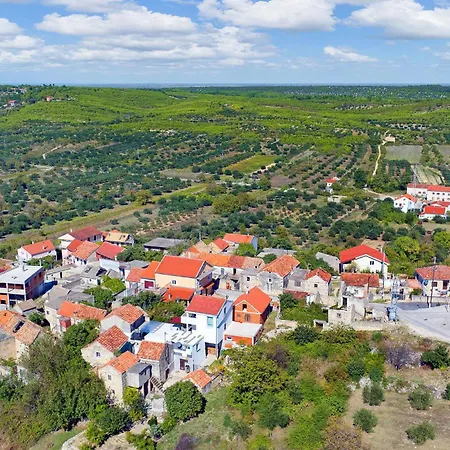 4 Bedroom Stunning In