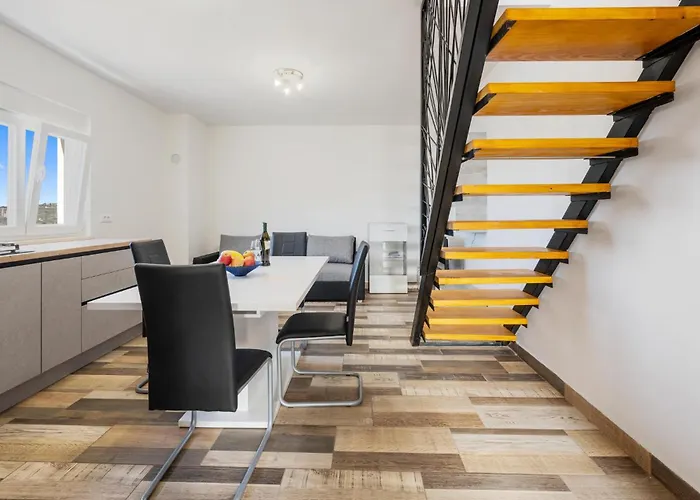 Dom wakacyjny 4 Bedroom Stunning In Skradin