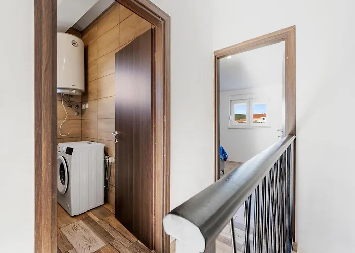 4 Bedroom Stunning In *