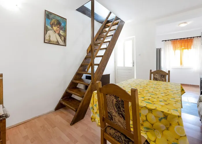 Semesterbostad 4 Bedroom Stunning In Skradin