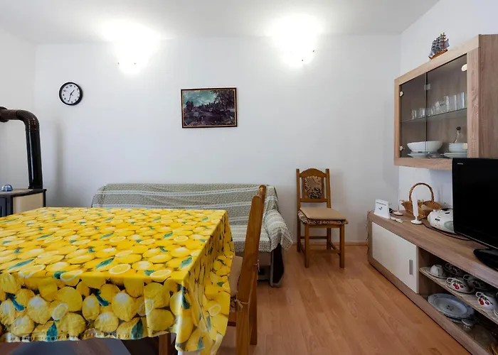 4 Bedroom Stunning In Dom wakacyjny Skradin