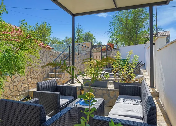 4 Bedroom Stunning In Skradin